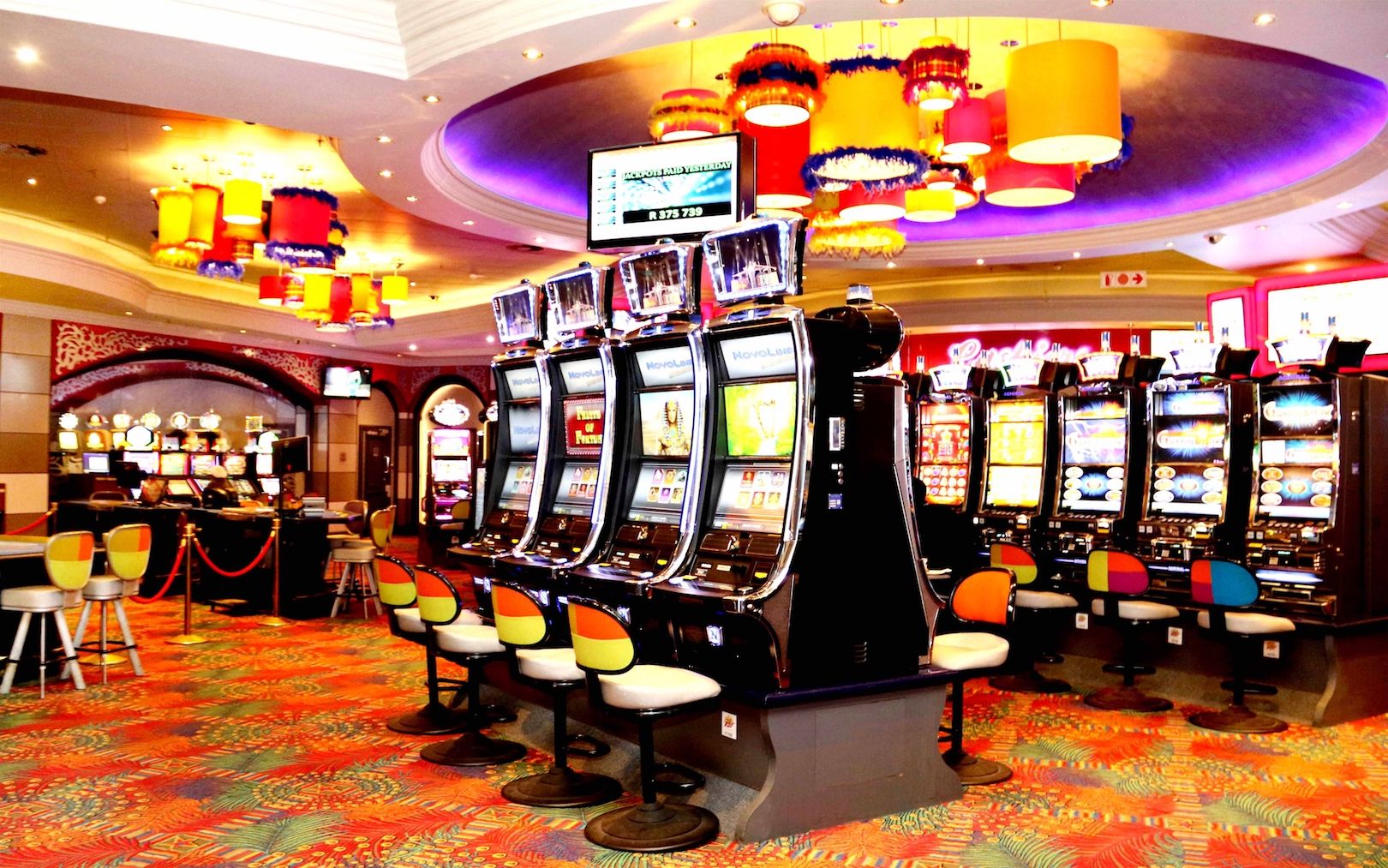 Slot Makinesi Girişleri: Strateji ve Anlık Kararlar